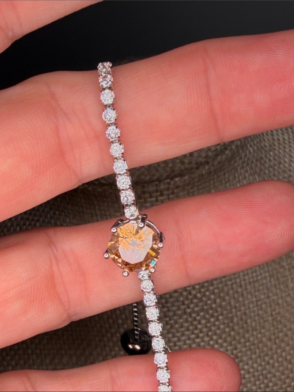 Adjustable bracelet tennis style with Amber Stone